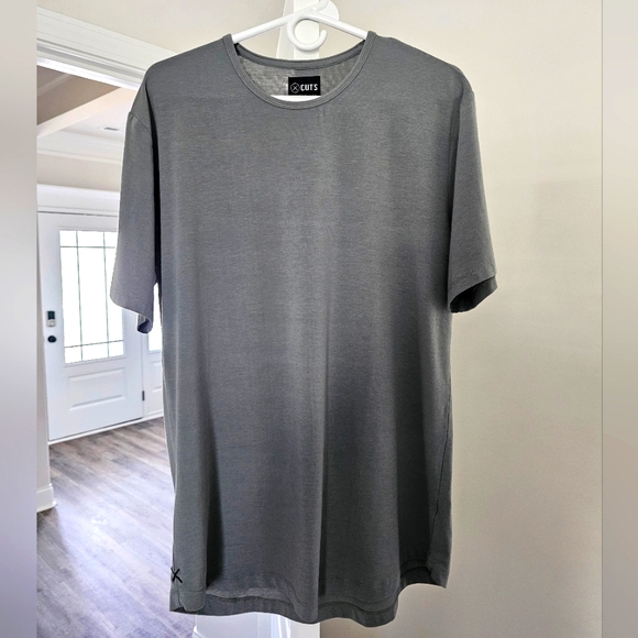 Cuts Curved Hem Shirt Set - Picture 2 of 10